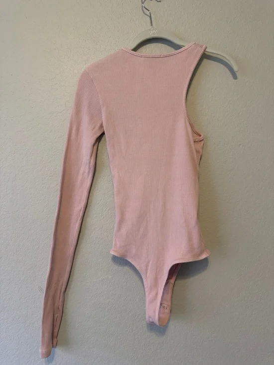 Agolde Bea Cutaway Bodysuit in Fondant - Picture 6 of 8